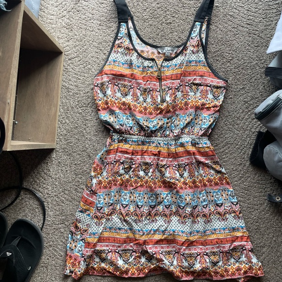 Dresses & Skirts - Women’s Juniors Ruched Dress Bohemian size large